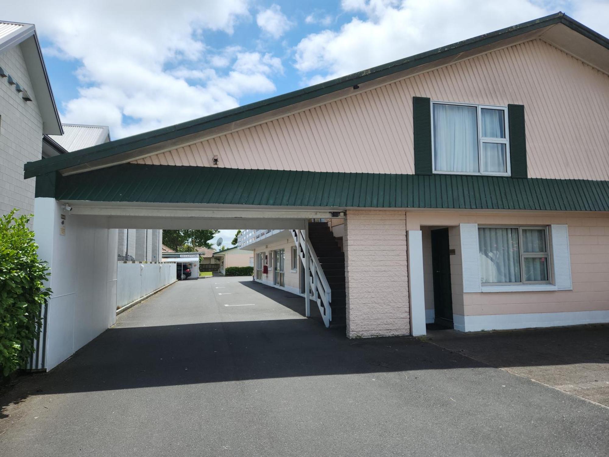 Cedar Lodge Motel Гамильтон Экстерьер фото