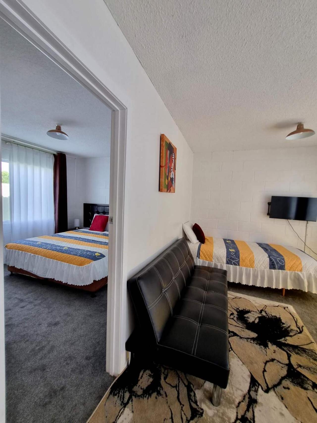 Cedar Lodge Motel Гамильтон Экстерьер фото